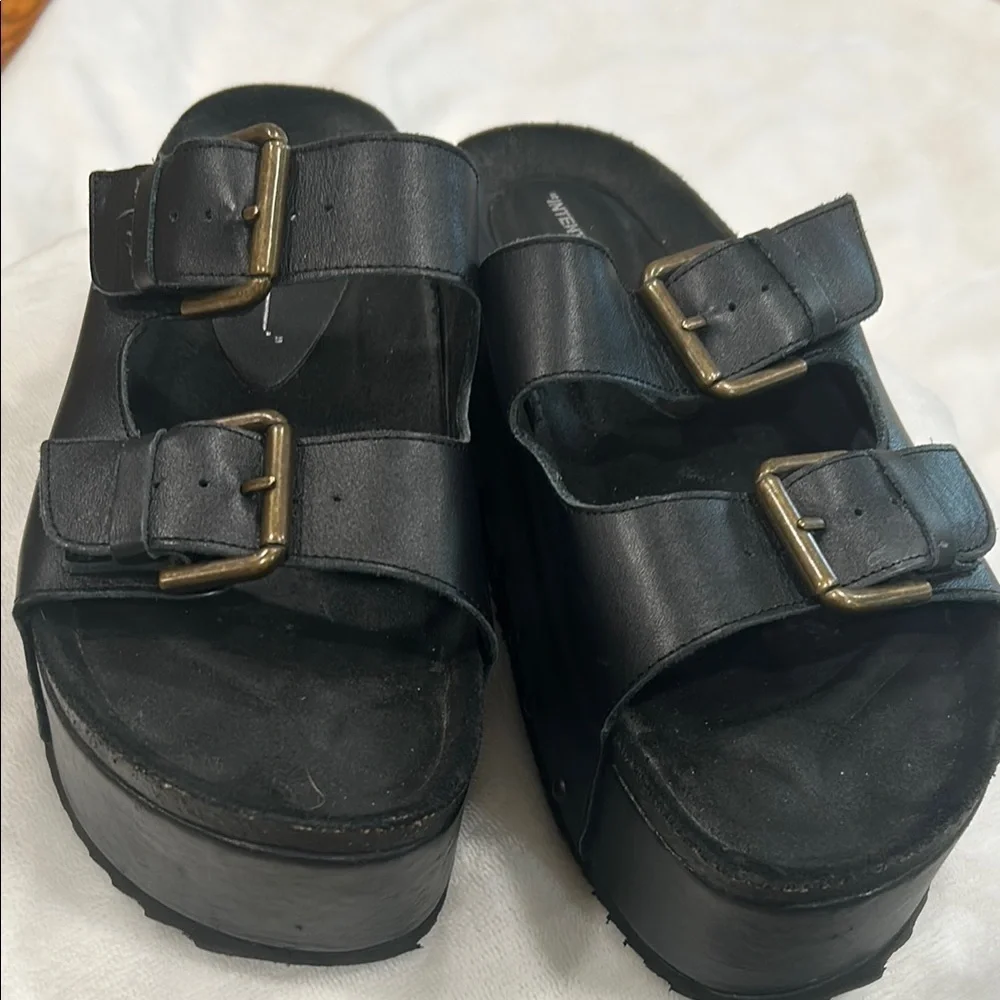 FREE PEOPLE INTENTIONALLY BLANK Black Platform Sandals with Gold Buckles